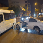 Manavgat'ta 2 otomobil çarpıştı, 1 kişi yaralandı