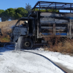 Manavgat'ta seyir halindeki kamyonda yangın çıktı