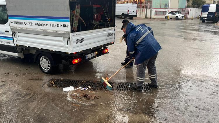 Büyükşehir Belediyesi, 833 personel, 487 araç ile turuncu koda karşı teyakkuzda