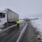 Afyonkarahisarda kar, ulaşımı olumsuz etkiledi