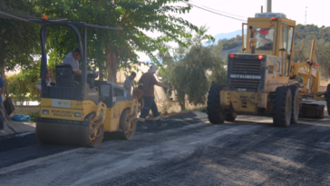 Büyükşehir'den kırsalda bozulan yollara bakım onarım