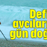 Define avcılarına gün doğdu