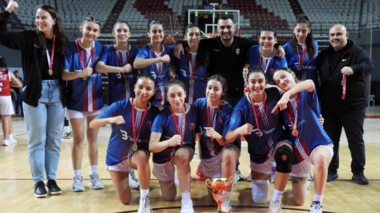 Kepez Belediyespor basketbolda yenilgisiz şampiyon oldu