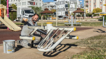 Kepez Ünsal Parkı’nı baştan sona yeniledi