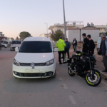 Manavgat'ta hafif ticari araçla motosiklet çarpıştı: 1 yaralı