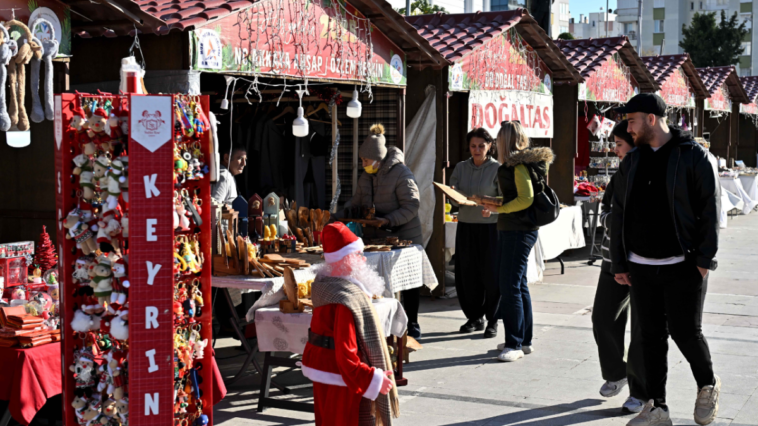 Muratpaşa Yeni Yıl Çarsısı açıldı