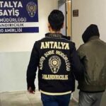 Kendisini polis- savcı olarak tanıtan dolandırıcı tutuklandı