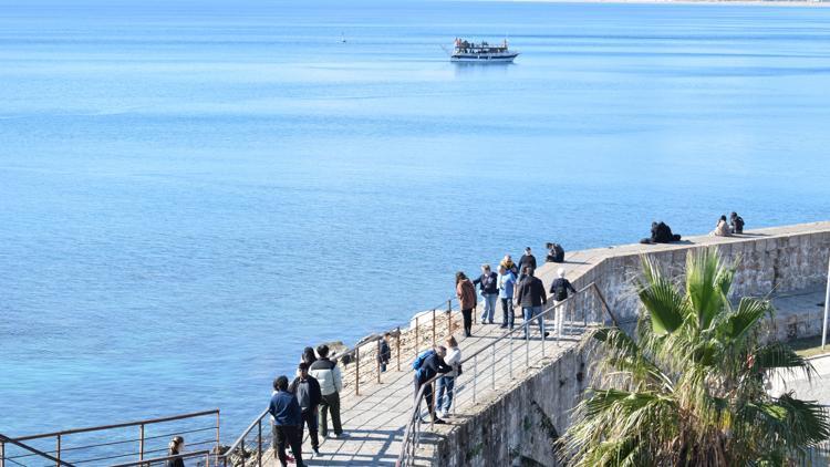 Antalya, yılın son gününü güneşli geçirdi