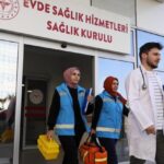 1400 hastaya evde sağlık hizmeti; duygusal anlar da yaşanıyor