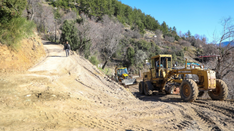 Alanya'da 3 mahallede altyapı çalışmaları sürüyor