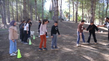 Antalyalı gençler tatilin tadını çıkarıyor