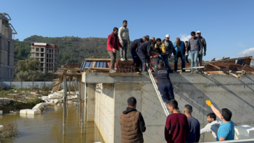 Gazipaşa'da inşaat halindeki binada kalıplar çöktü: 3 işçi yaralandı