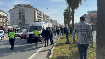 Kamyonetle çarpışan motosiklet sürücüsü hayatını kaybetti