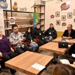Muratpaşada kahve eşliğinde İngilizce pratiği