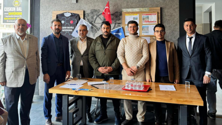 A Parti ilk ilçe kongresini Elmalı'da yaptı