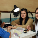AKMEK'te sertifikalı güzellik uzmanı yetiştiriliyor