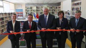 Büyükşehir'de Ukrayna Kitap Köşesi açıldı
