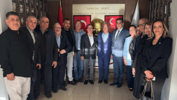 İYİ Parti şehit ailelerini unutmadı