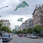 Manavgat Belediyespor bayrakları tehlikeli oluyor