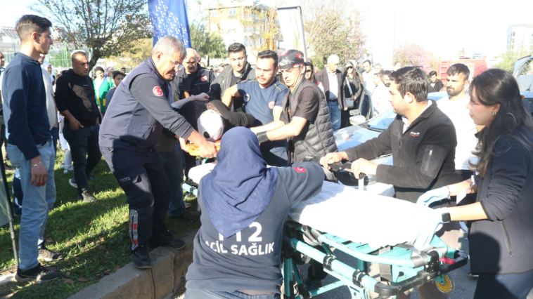 Sürücü kursunun aracı kaza yaptı 2 kişi yaralandı